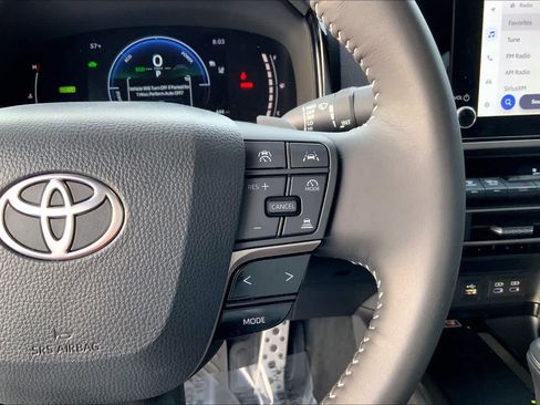 Used 2025 Toyota Camry SE image 23