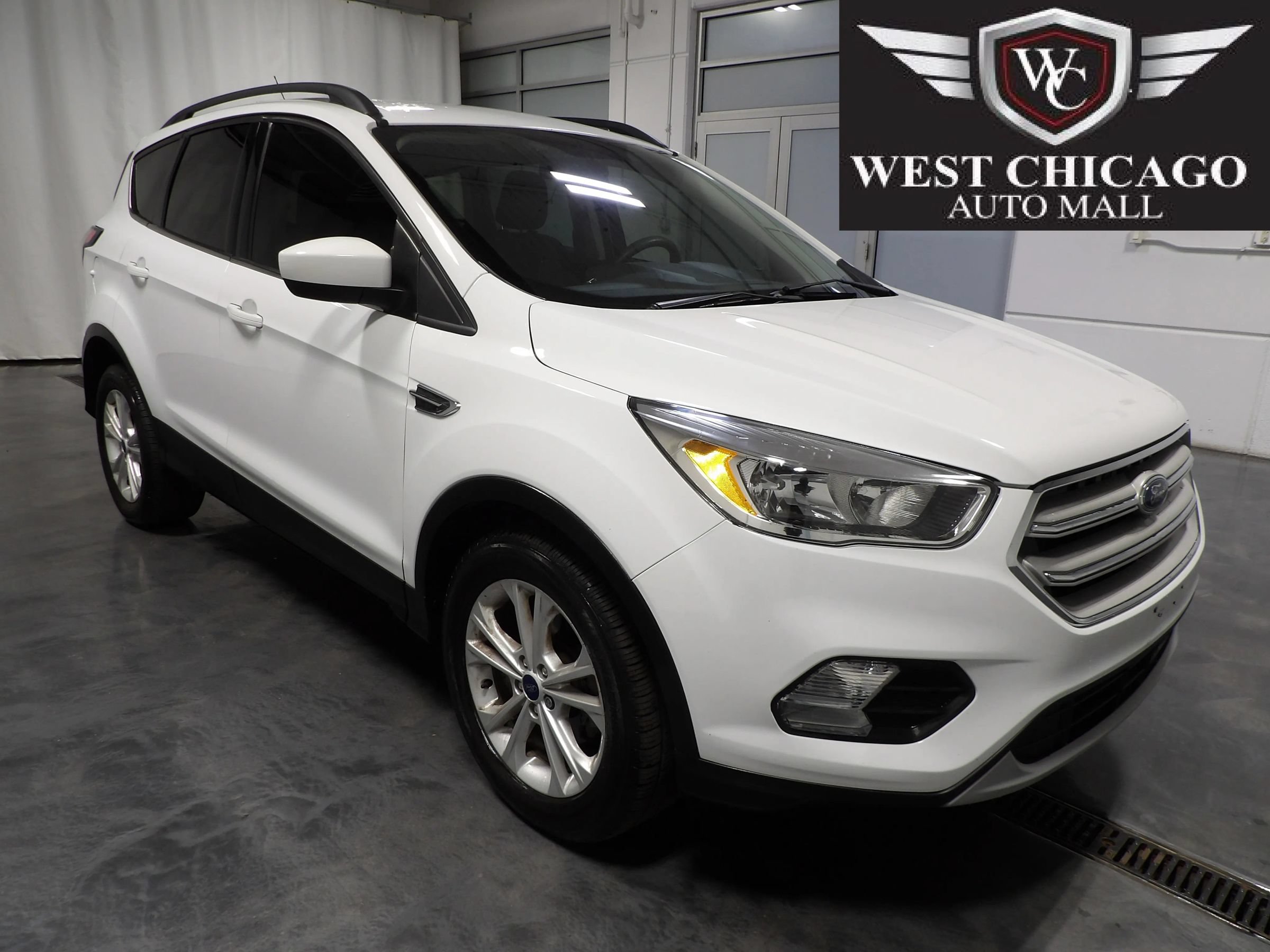 Used 2018 Ford Escape SE w/ SE Sync 3 Package FWD image 1