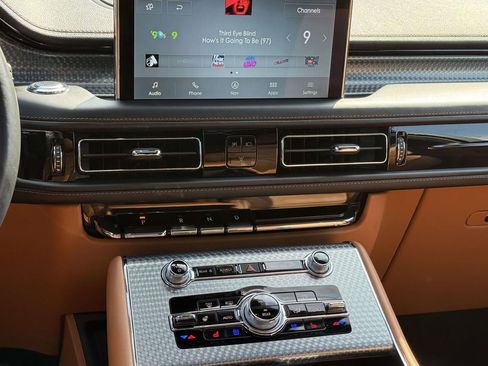 Used 2023 Lincoln Aviator Black Label w/ Dynamic Handling Package image 21