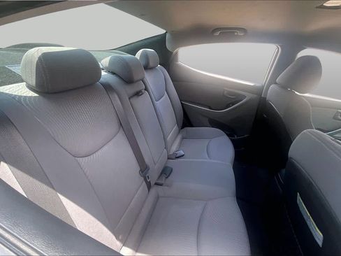 Used 2014 Hyundai Elantra SE w/ Option Group 02 FWD image 17