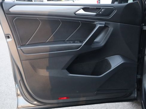 Used 2023 Volkswagen Tiguan SE R-Line image 25