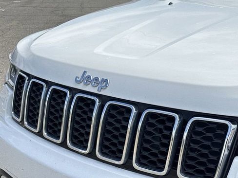 Used 2022 Jeep Grand Cherokee Limited image 30