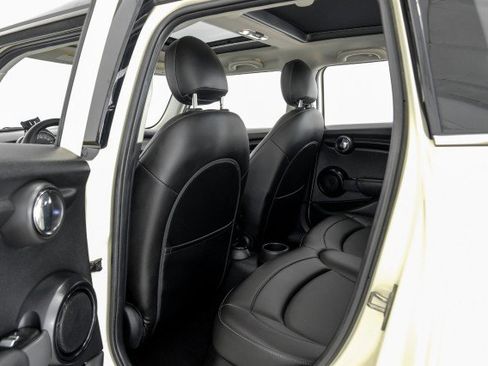 Used 2016 MINI Cooper 4-Door Hardtop FWD image 35