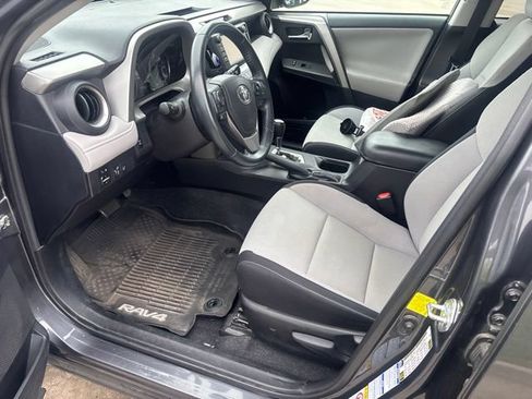 Used 2017 Toyota RAV4 XLE AWD/4WD image 13