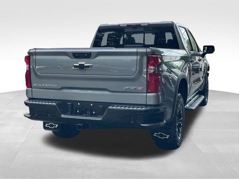 Used 2024 Chevrolet Silverado 1500 ZR2 w/ Technology Package AWD/4WD image 4