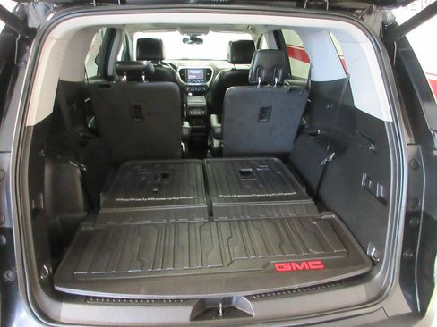 Used 2019 GMC Acadia SLT w/ LPO, Floor Liner Package AWD/4WD image 21