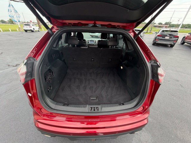Used 2019 Ford Edge ST w/ Equipment Group 401A AWD/4WD image 9