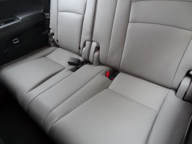 Used 2017 Honda Pilot Touring image 7