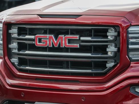 Used 2018 RAM 1500 Laramie w/ Convenience Group AWD/4WD image 23