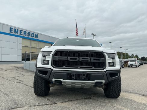 Used 2018 Ford F150 Raptor w/ Equipment Group 802A Luxury AWD/4WD image 3