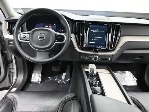 Used 2022 Volvo XC60 B5 Inscription w/ Protection Package Premier FWD image 17