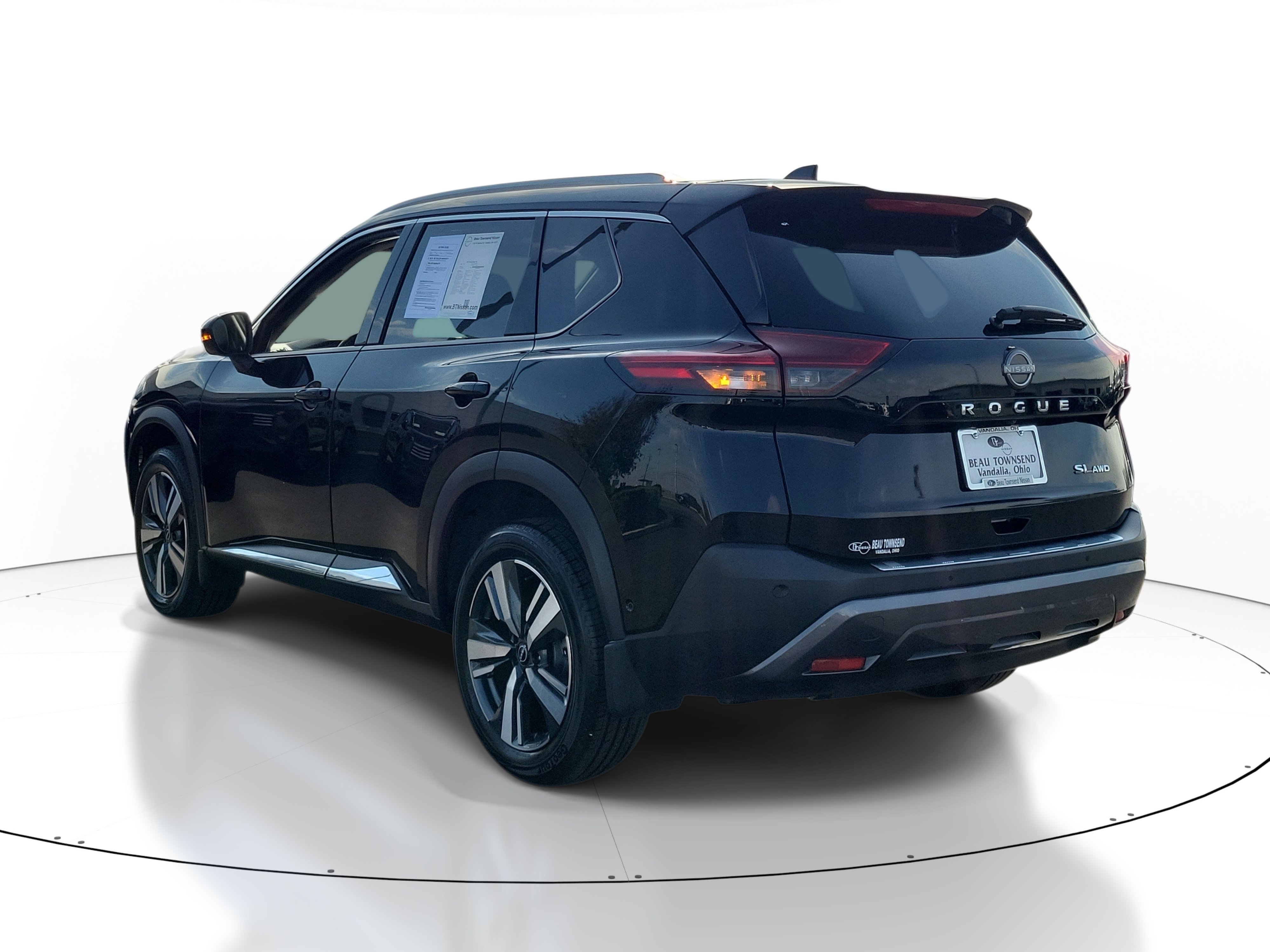 Certified 2023 Nissan Rogue SL w/ SL Premium Package AWD/4WD image 3