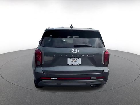Used 2025 Hyundai Palisade SEL FWD image 12