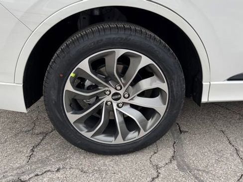 New 2026 Lincoln Aviator AWD w/ Jet Appearance Package image 11