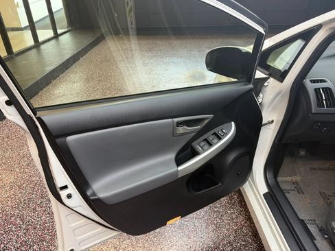 Used 2012 Toyota Prius Four FWD image 10