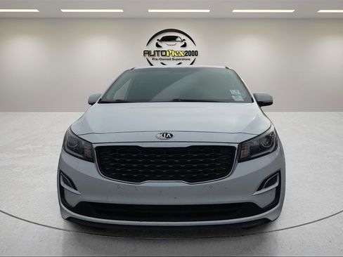 Used 2019 Kia Sedona EX image 2