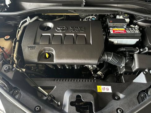 Used 2021 Toyota C-HR LE FWD image 20