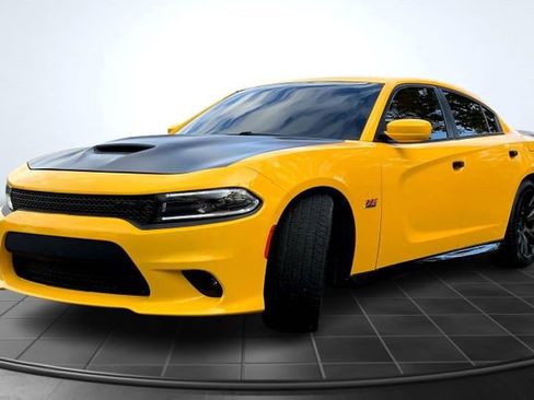 Used 2017 Dodge Charger R/T Scat Pack w/ Dynamics Package image 3