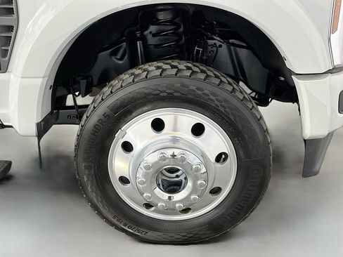 Used 2025 Ford F450 Platinum w/ FX4 Off-Road Package AWD/4WD image 39