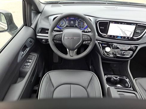 New 2026 Chrysler Pacifica Limited w/ S Appearance Package FWD image 14