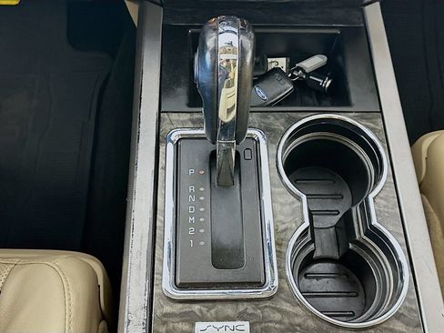Used 2017 Ford Expedition Limited w/ Equipment Group 301A RWD image 16