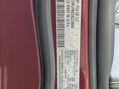 New 2025 Jeep Grand Cherokee Limited image 21