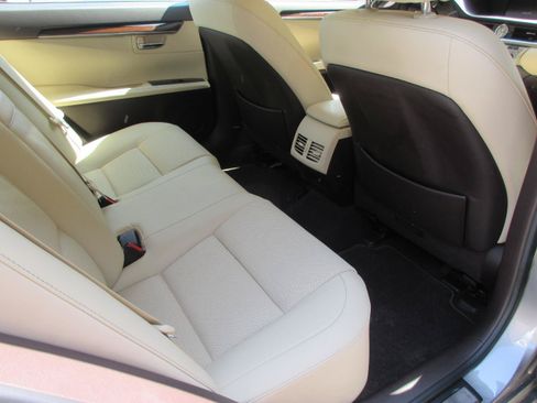 Used 2017 Lexus ES 350 w/ Premium Package FWD image 15