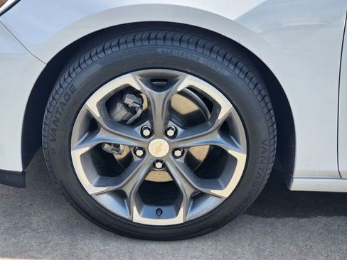 Used 2023 Chevrolet Malibu LT image 10