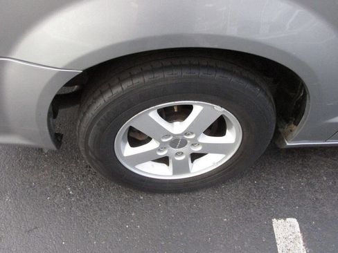 Used 2013 Dodge Grand Caravan SXT image 38