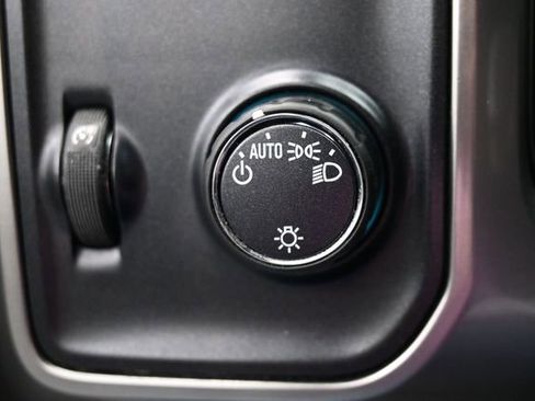 Used 2018 Chevrolet Silverado 1500 LT RWD image 23