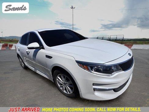 Used 2018 Kia Optima LX FWD image 1