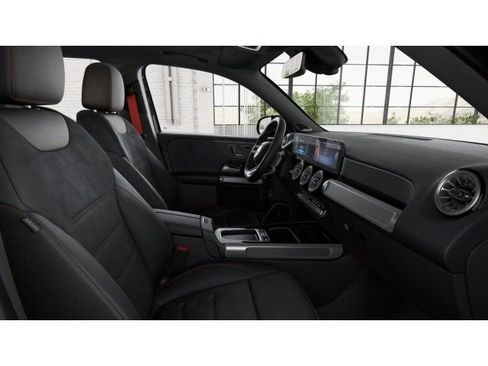 New 2024 Mercedes-Benz GLB 35 AMG 4MATIC image 4