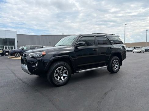 Certified 2023 Toyota 4Runner TRD Off-Road AWD/4WD image 3