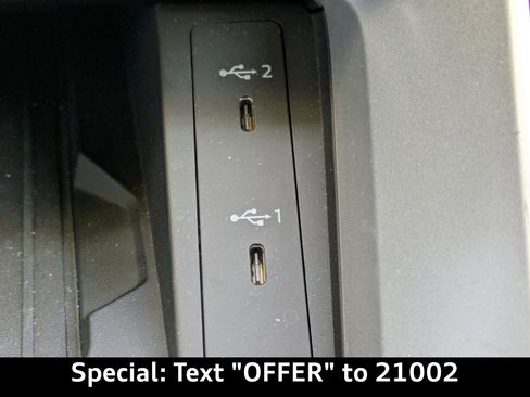 Used 2025 Audi Q3 2.0T Premium w/ Convenience Package image 25