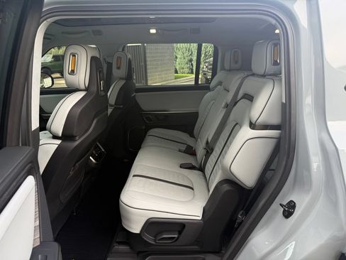Used 2023 Rivian R1S Adventure AWD/4WD image 29