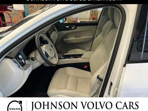 Used 2023 Volvo XC60 B5 Plus w/ Climate Package AWD/4WD image 6