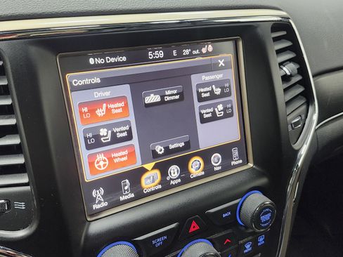 Used 2015 Jeep Grand Cherokee Limited w/ Luxury Group II image 10