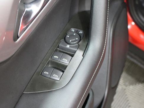 Used 2025 Chevrolet Blazer LT AWD/4WD image 6