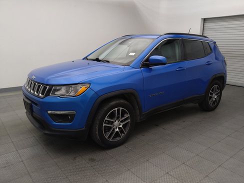 Used 2019 Jeep Compass Latitude FWD image 2