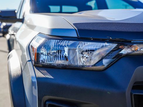 Used 2024 Chevrolet Colorado Trail Boss w/ Technology Package image 11