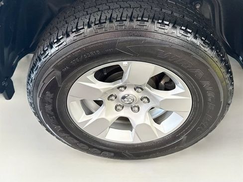 Used 2025 RAM 1500 Big Horn AWD/4WD image 30