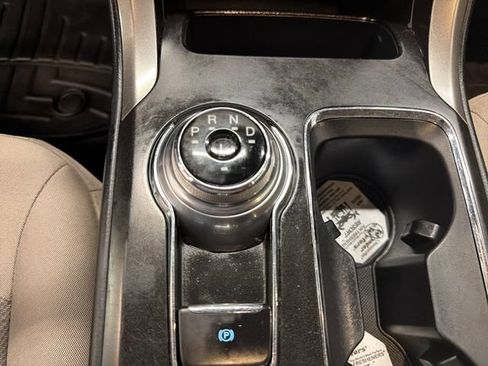 Used 2018 Ford Fusion SE FWD image 25