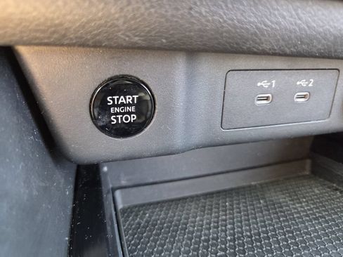 Used 2025 Nissan Rogue SV FWD image 25