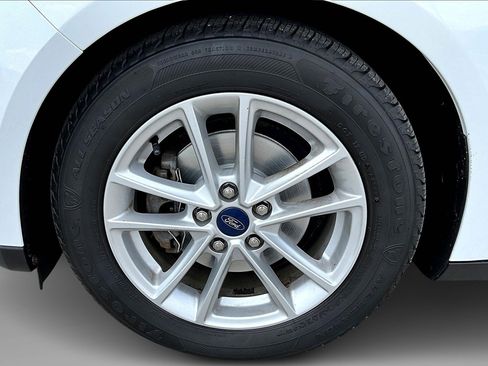 Used 2018 Ford Focus SE image 9