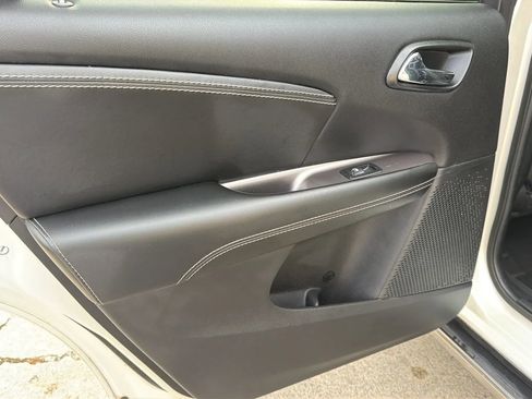 Used 2017 Dodge Journey Crossroad w/ Popular Equipment Group image 24