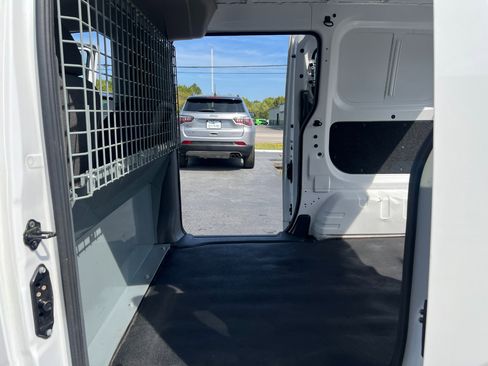 Used 2020 Nissan NV200 SV w/ Sliding Glass Door Package image 22