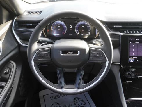Used 2025 Jeep Grand Cherokee L Laredo AWD/4WD image 18