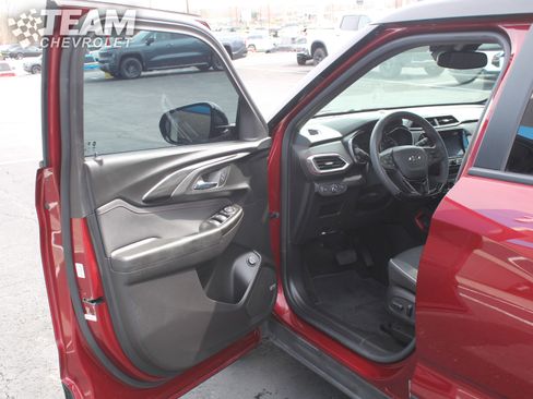 Used 2023 Chevrolet TrailBlazer RS w/ Sun and Liftgate Package image 10