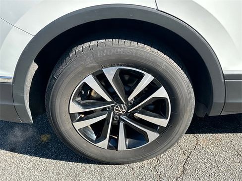 Certified 2024 Volkswagen Tiguan S image 18