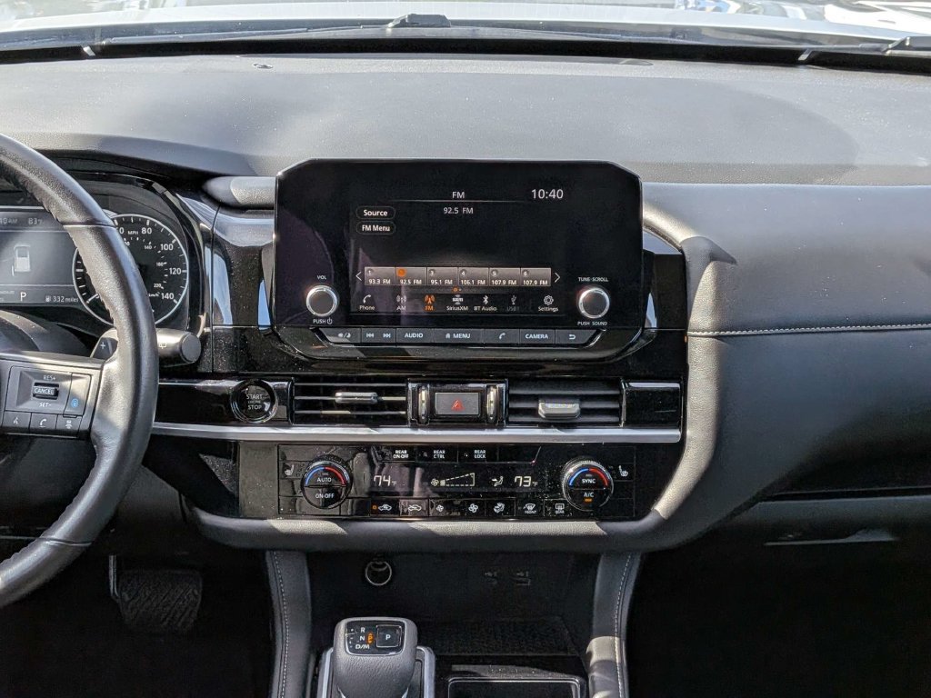 Used 2025 Nissan Pathfinder SV FWD image 16